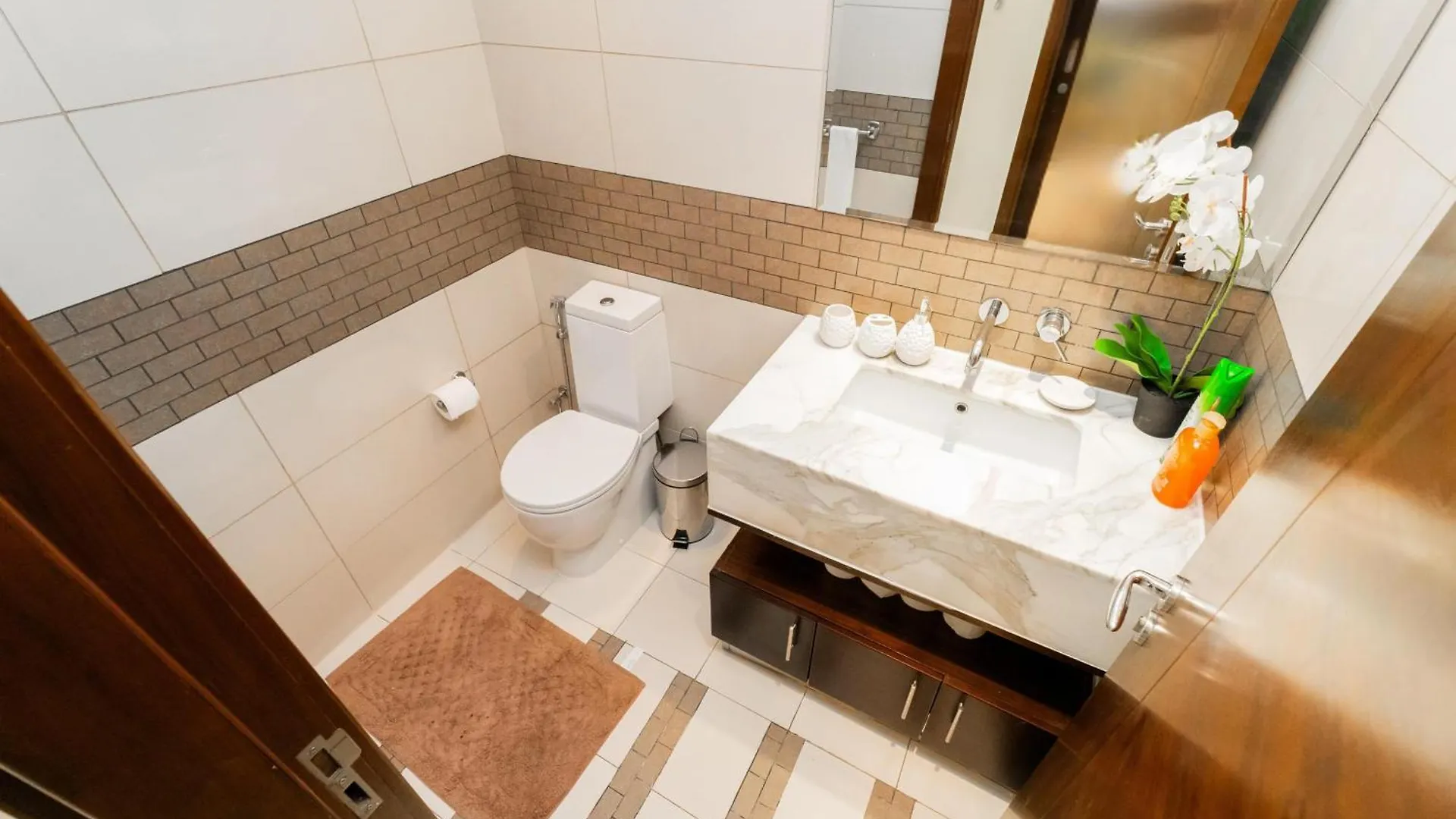 Chic 1Br Marina View Retreat Dubai