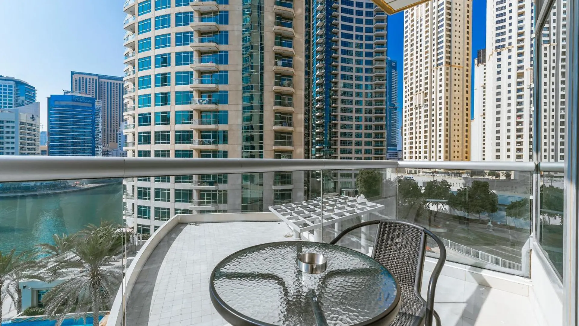 Chic 1Br Marina View Retreat Apartment
