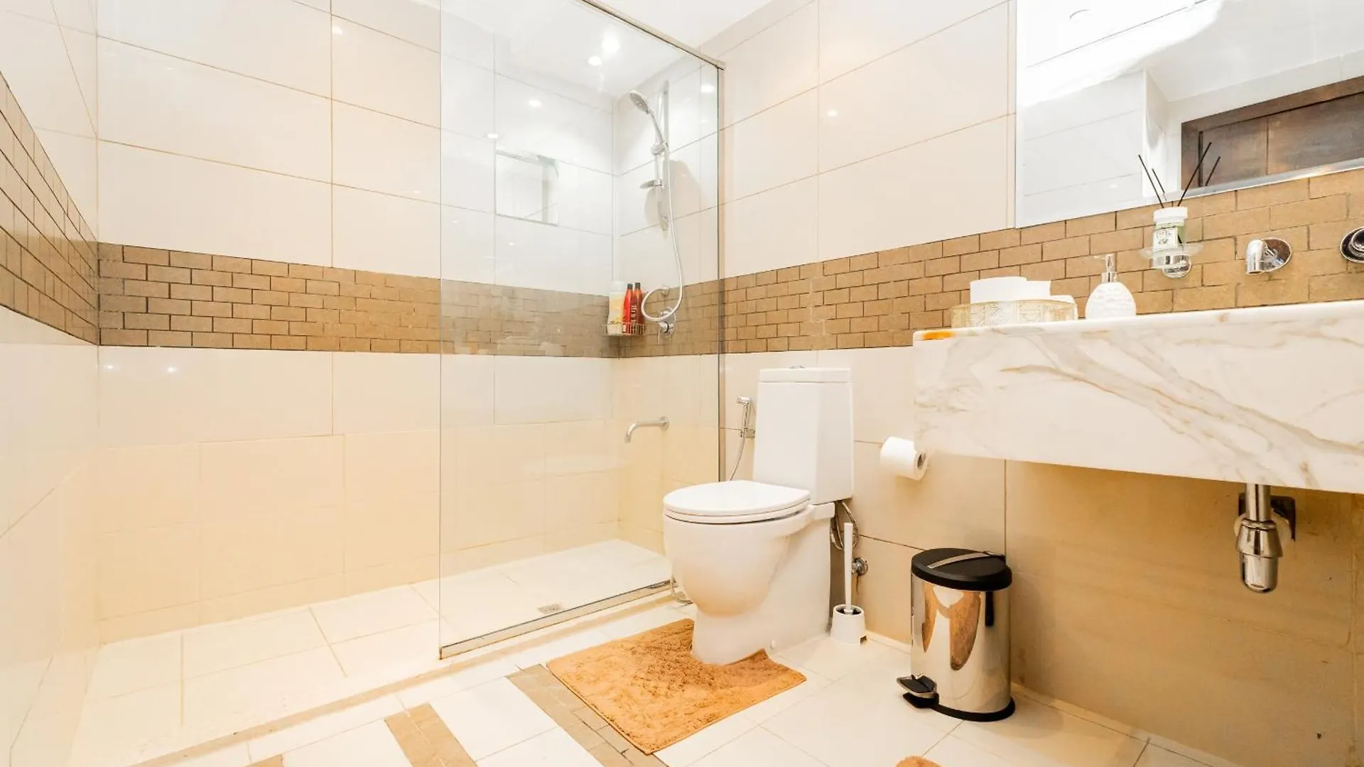 Chic 1Br Marina View Retreat 0*, Dubai
