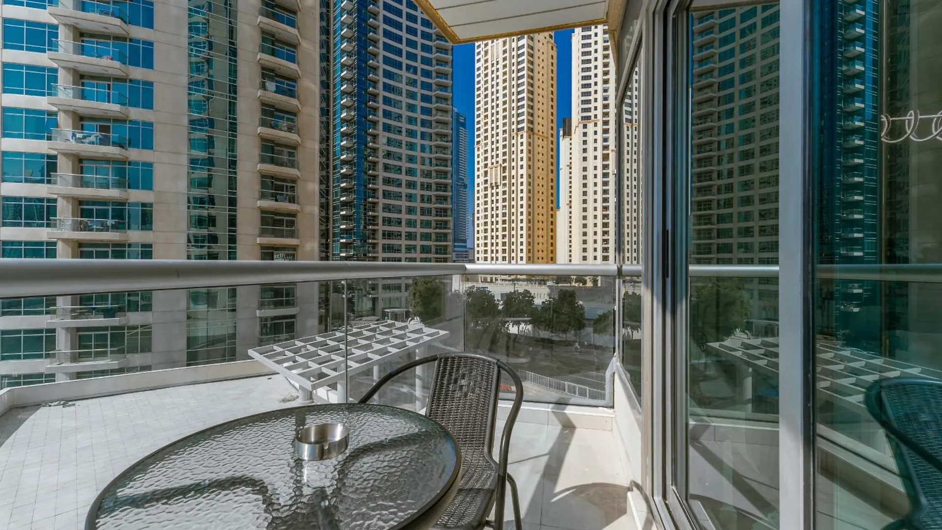 Chic 1Br Marina View Retreat 0*, Dubai