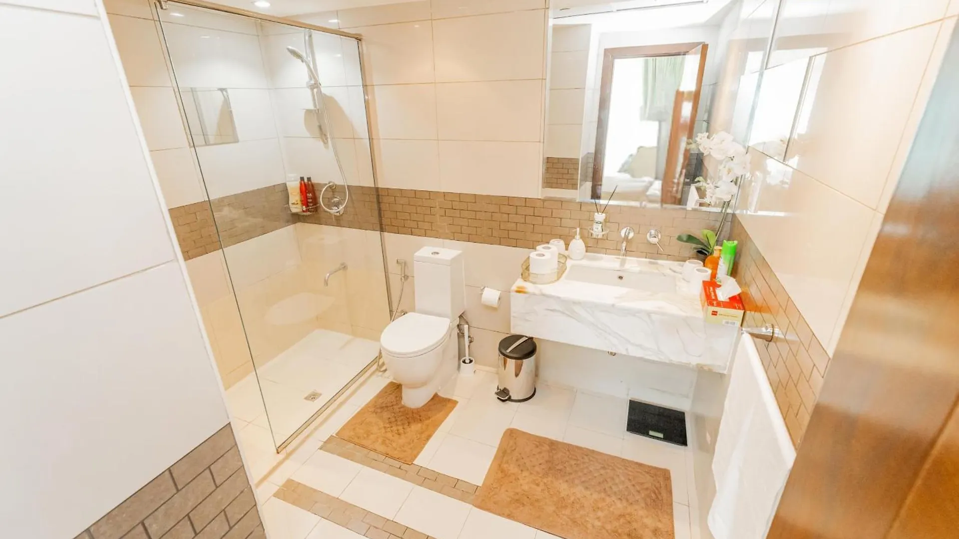 Chic 1Br Marina View Retreat Apartment